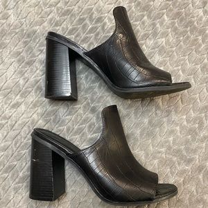 Woman’s Black Chunky Backless Heel | Size‎ 7.5